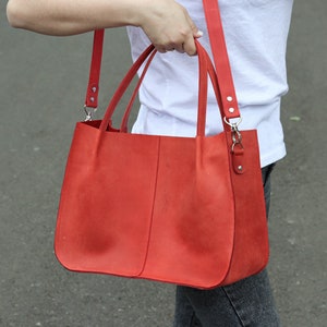 Made in Ukraine Red Leather Tote Bag/ Classic Womens Bag / Handbag With Make Up Bag / Shoulder Top Handle Purse / Everyday Use Crossbody bag image 2
