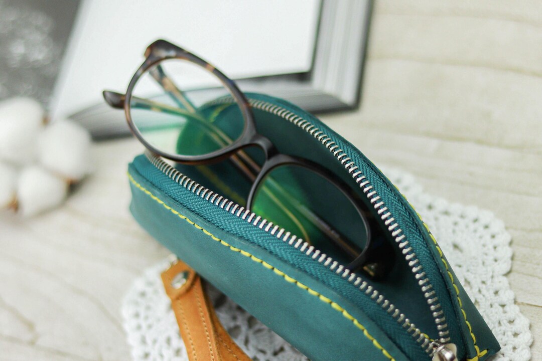 Hand-Stitched Crazy Horse Leather Sunglasses Case Vintage Eyeglass Holder Vintage-Style Crazy Horse Leather Glasses Case – Handmade PU  main image 2