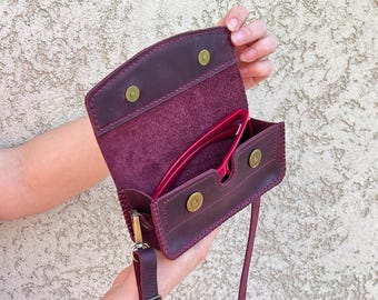 Handmade Leather Crossbody Glasses Case: Antique Style Sunglasses Holder