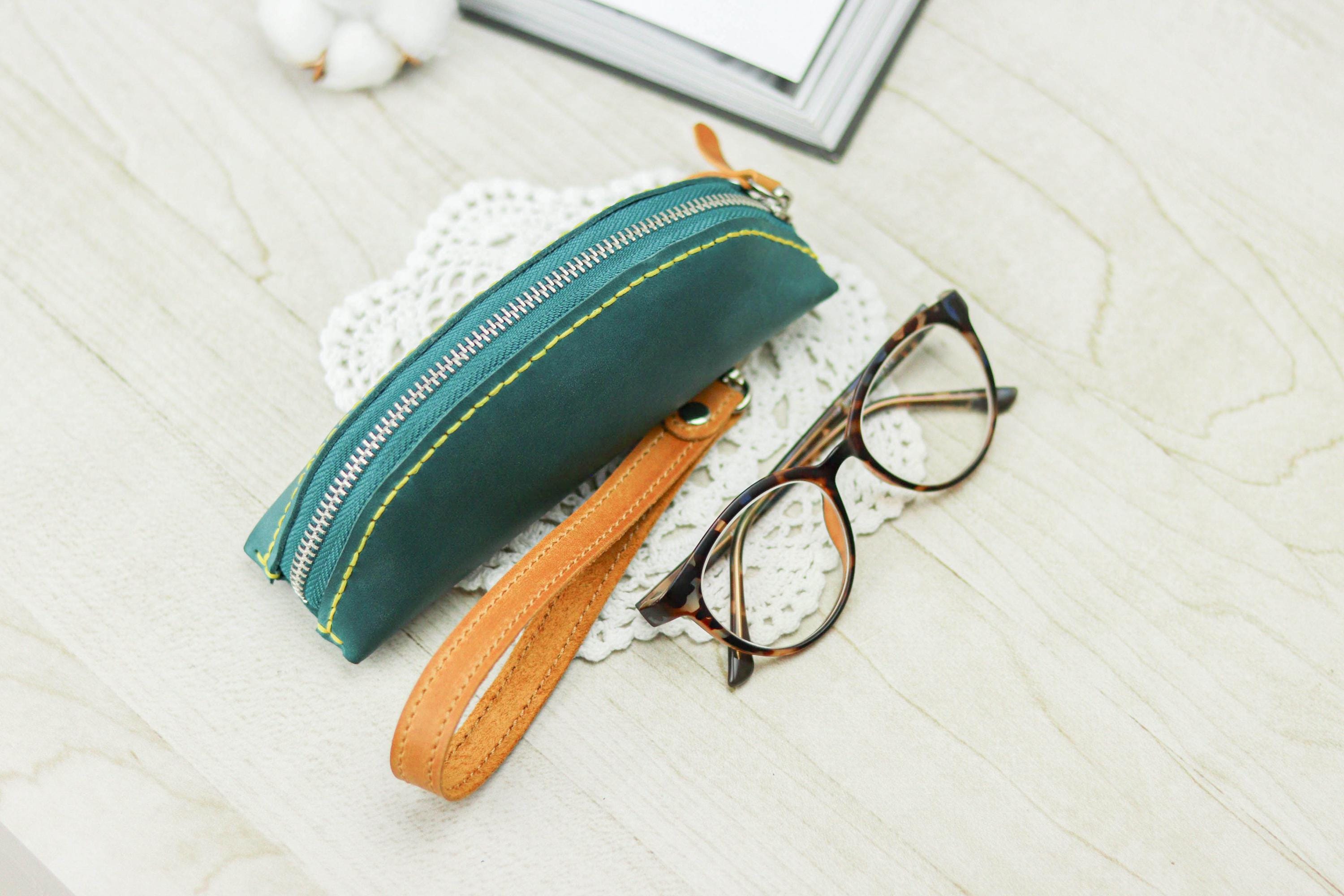 Hand-Stitched Crazy Horse Leather Sunglasses Case Vintage Eyeglass Holder Handmade Crazy Horse Leather Double Glasses Case: Belt Clip  main image 4