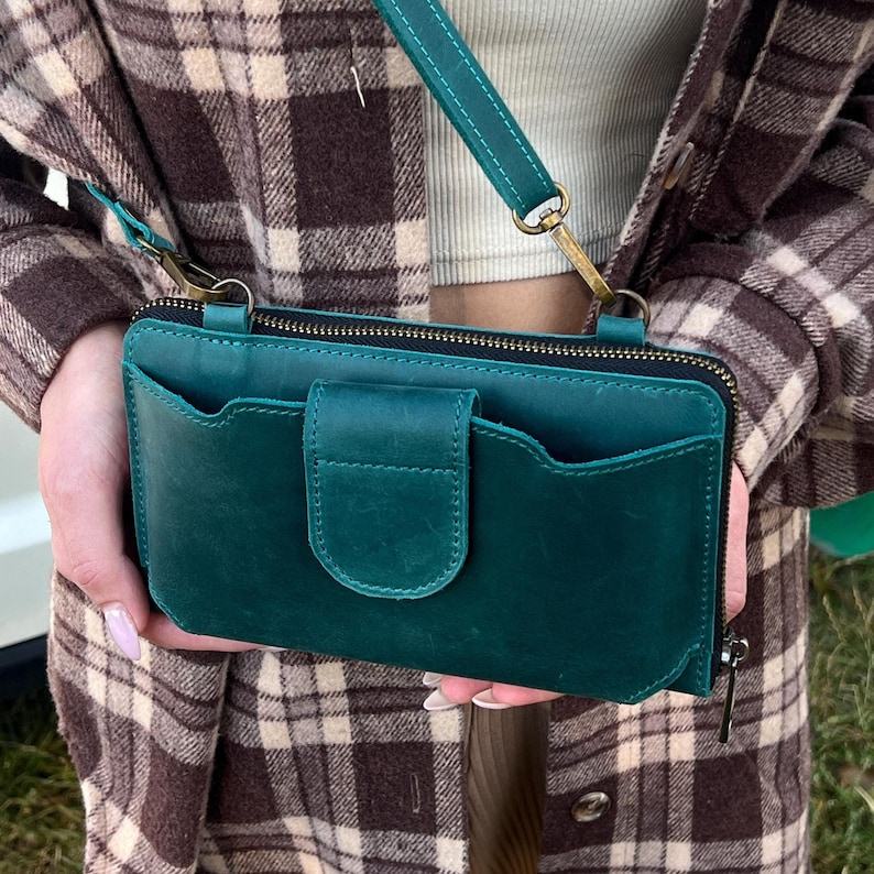 Personalized Leather Crossbody Phone Wallet: RFID Blocking, 20 Card Slots, Leather Shoulder Purse