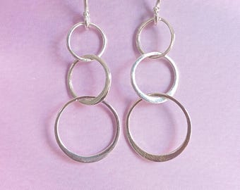 Elegant Handmade Silver Dangle Earrings – Triple Interlocking Circle Design