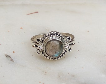 Handmade Labradorite Sterling Silver Ring, Indian Design (Size US 4-12)