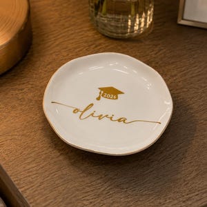 Personalized Graduation Ring Dish, Class of 2026 Jewelry Dish, Custom Name Trinket Dish, Graduation Gift for Her, College Grad Keepsake
