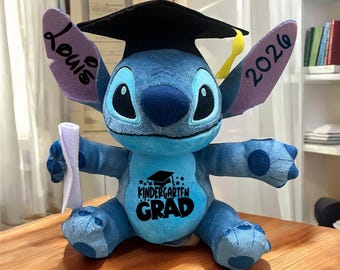 Oso de peluche personalizado para graduación, muñeco de peluche personalizado de Stitch para graduación 2026, regalo de recuerdo de graduación personalizado, peluche de graduado con nombre y año.