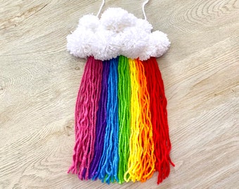 Rainbow Yarn Wall Hanging Craft Kit // DIY Rainbow Decor // Yarn Craft Kit