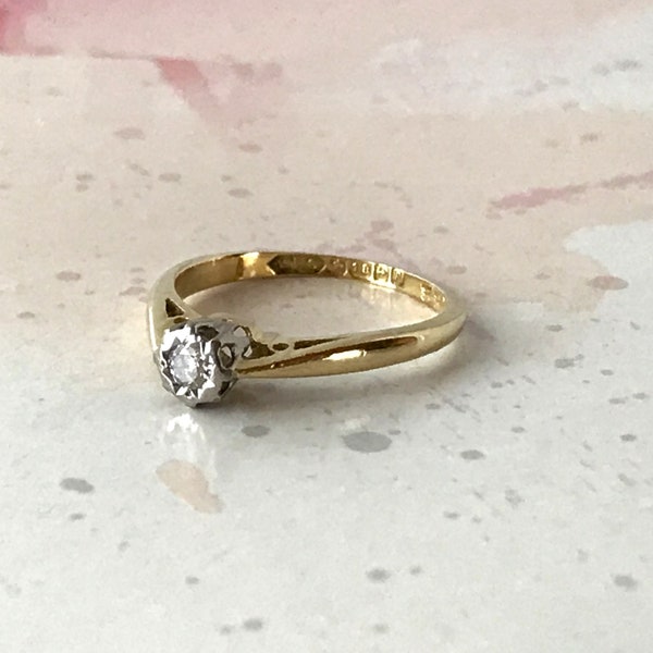 Vintage Engagement Ring with Solitaire Natural Diamond (0.10 ct.) in 18 ct. Solid Yellow Gold-Ring Size UK "L" US "5.7" - Full UK Hallmarks.