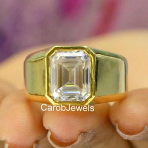 12x10 MM Emerald Cut Moissanite Wide Ring, Bezel Set Men&#39;s Ring, 18k Yellow Gold Wedding Ring, Flair Shank Statement Ring, Solitaire Ring