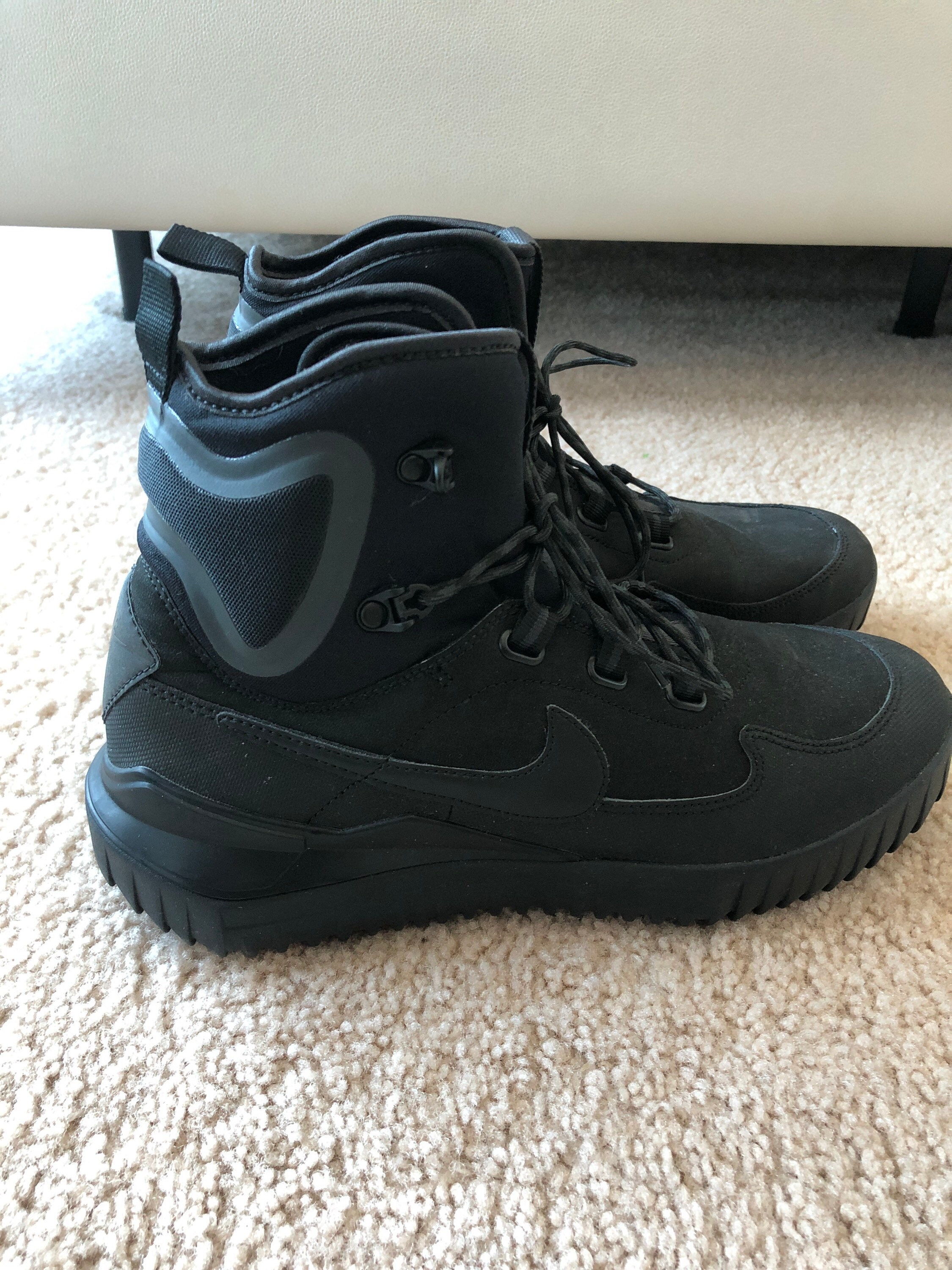 nike boots size 5