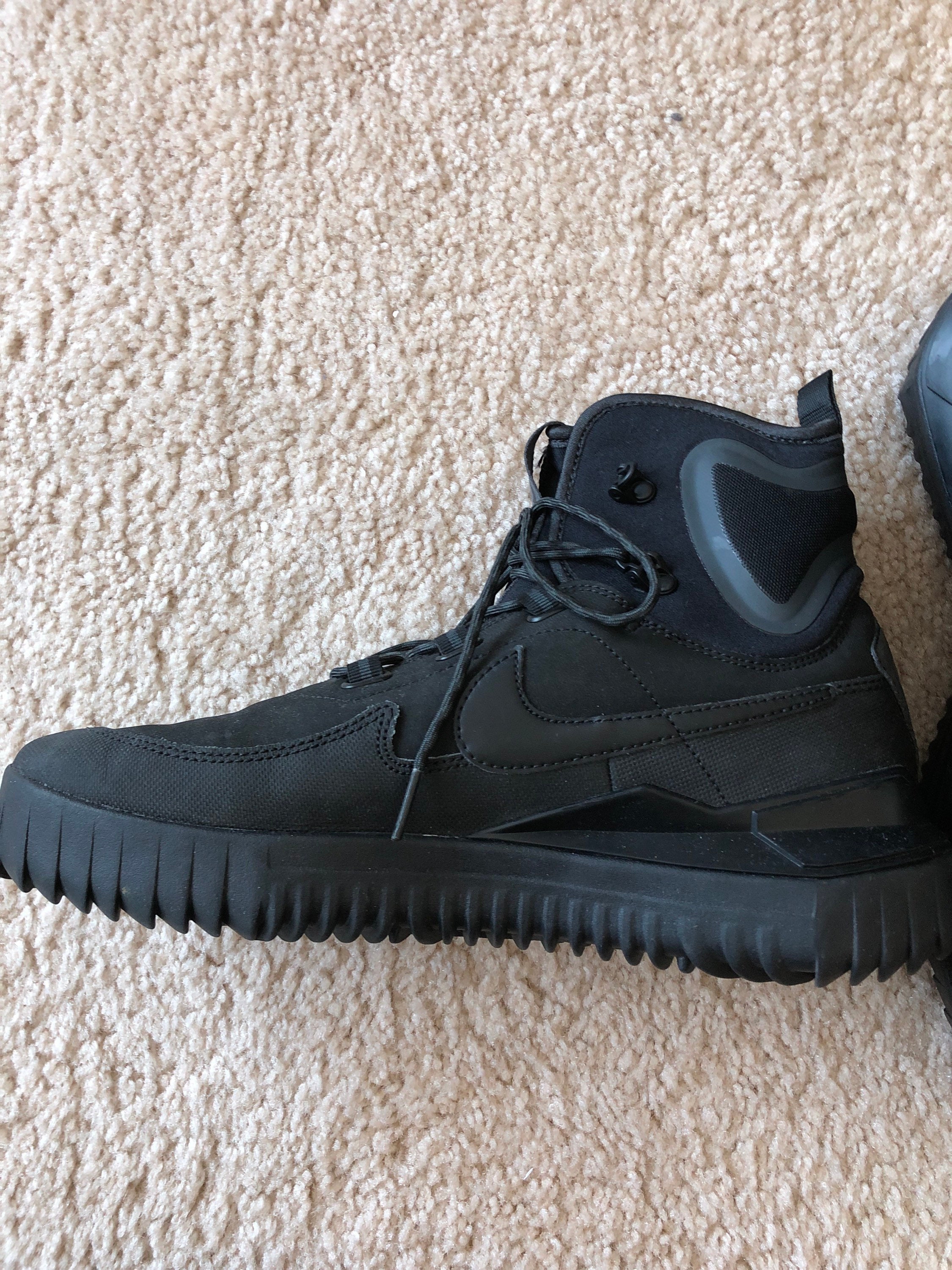 nike boots size 5