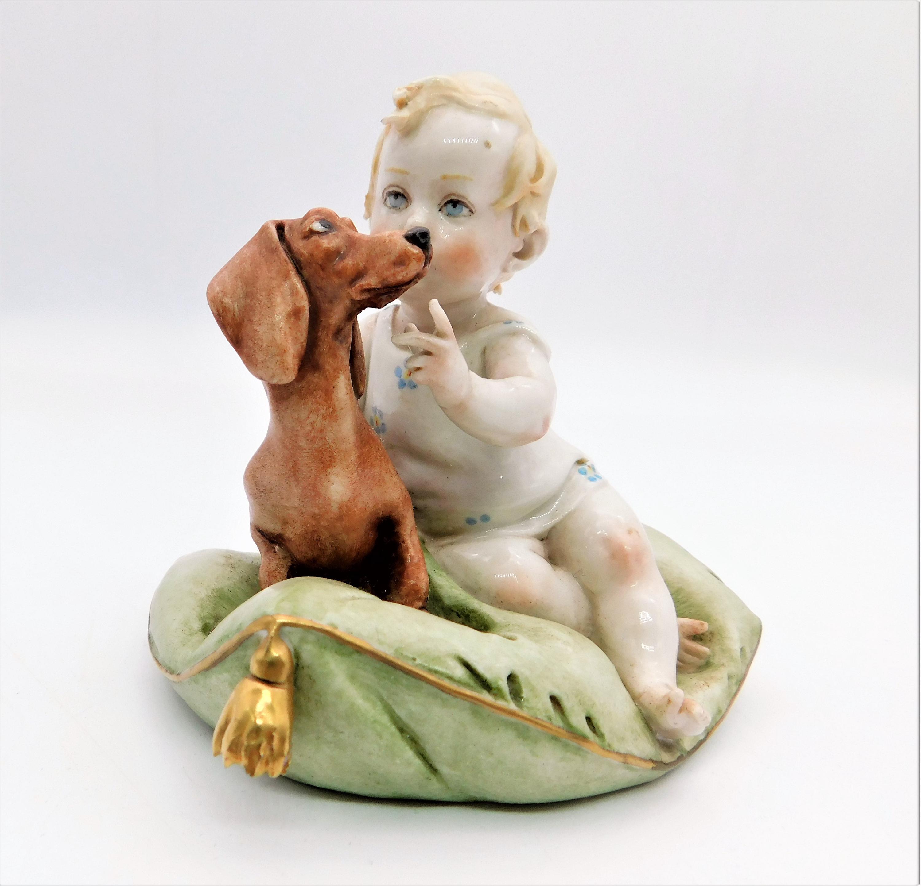 PETITE STATUE CAPODIMONTE en Porcelaine Figurine Fille Sur Fauteuil