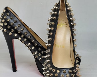 Christian Louboutin Vero Cuoio SIZE 42 Metal Spike Black Pump Heels NEW wict DEFECT!