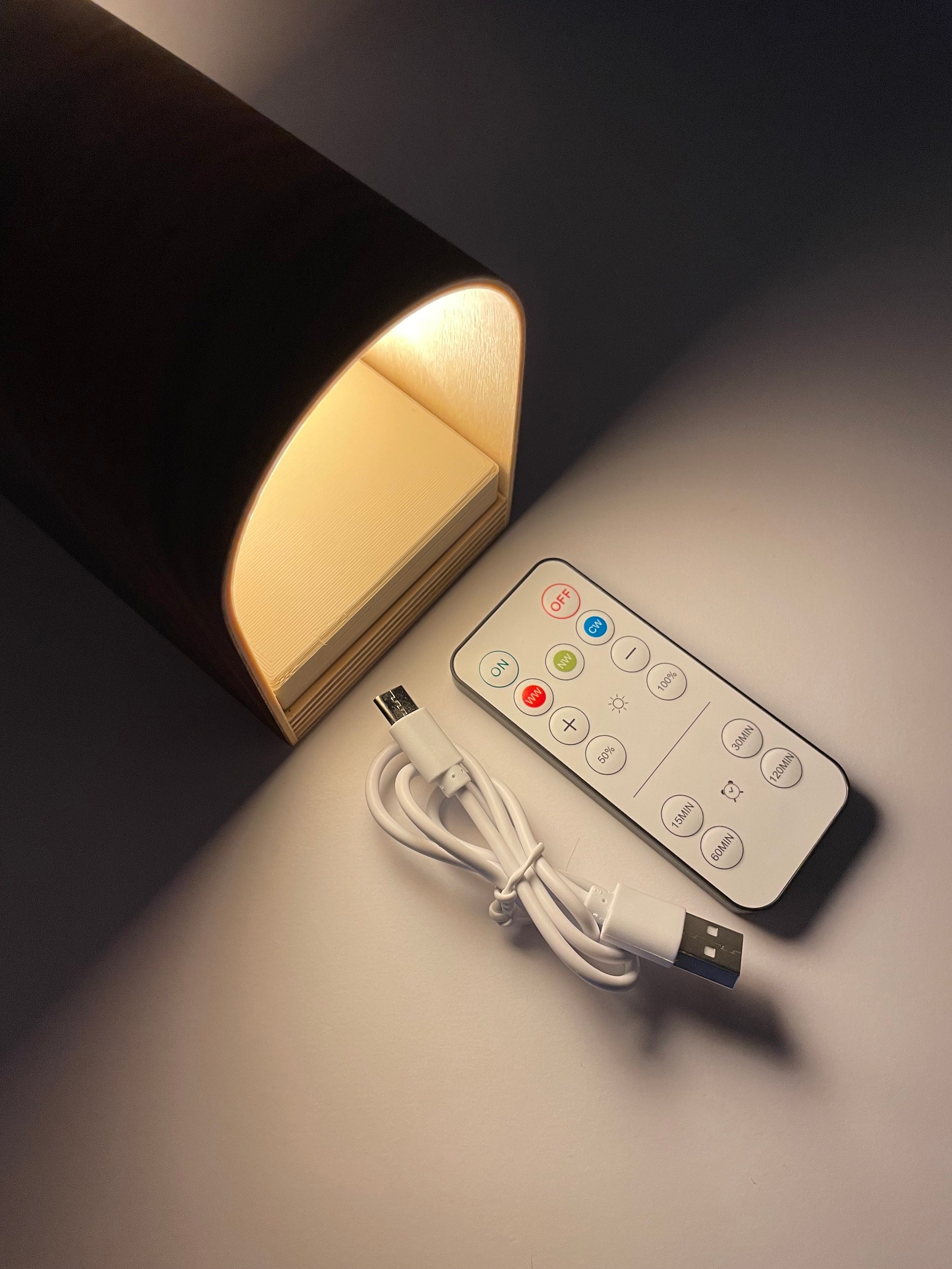 Set Di 2 Applique Da Parete RGB Ricaricabili Con Lampadine E Telecomando Tre Temperature Di Colore E 12 Colori Timer Per Camera Da Letto Color Oro 97184237