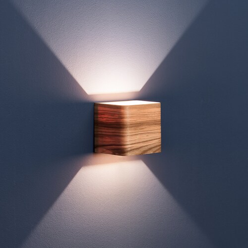 Applique murale LED en bois de frêne : éclairage de chevet à intensité variable