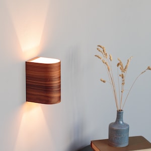 Wireless wall sconce, rechargeable battery operated light