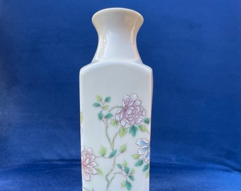 Vintage Takahashi Bud-Porzellanvase: Zierliches Blumendekor, Hergestellt in Japan