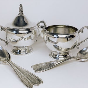 Juego de azucarero y crema de plato de plata genuino más juego de 6 cucharaditas de plato de plata, WM Rodgers y plato comunitario