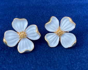 Vintage Crown Trifari Clip On Earrings Gold Tone White Enamel Dogwood Flower