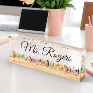 Personalized Name Plate with Wooden Base, Acrylic Nameplate, Name Sign for Desk, Office Gifts for Boss Coworkers, New Job Gifts AZ0094