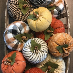 Abóboras de tecido, abóboras de tecido feitas à mão, decoração de outono, decoração de outono, decoração de abóbora, abóboras xadrez de outono, decoração de abóbora, abóboras de pano