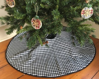 Handmade Christmas tree skirt, Buffalo plaid tree skirt, plaid flannel tree skirt