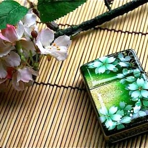 Shipping fee is free【Zippo case】(2piece set) You can put your name in kanji. Japanese art is drawn on the front of Zippo case.