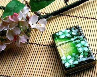 Shipping fee is free【Zippo case】(2piece set) You can put your name in kanji. Japanese art is drawn on the front of Zippo case.