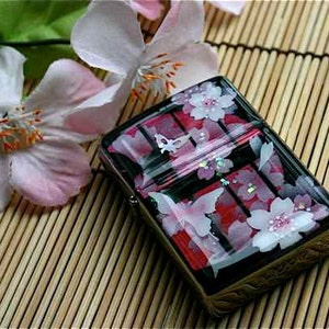 Shipping fee is free【Zippo case】(2piece set) You can put your name in kanji. Japanese art is drawn on the front of Zippo case.