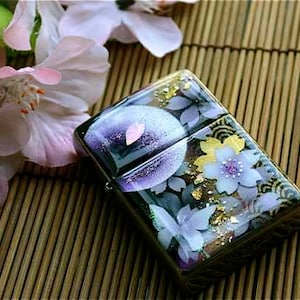 Shipping fee is free【Zippo case】(2piece set) You can put your name in kanji. Japanese art is drawn on the front of Zippo case.
