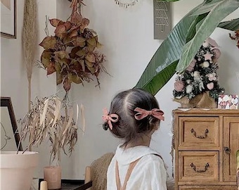 Baby Girl Bow, Newborn Bow, Bow Clip, Baby Girl Hair Bow, Baby Shower Gift, Neutral Baby Accessories, Earthy Baby, Organic Baby, Baby Beret