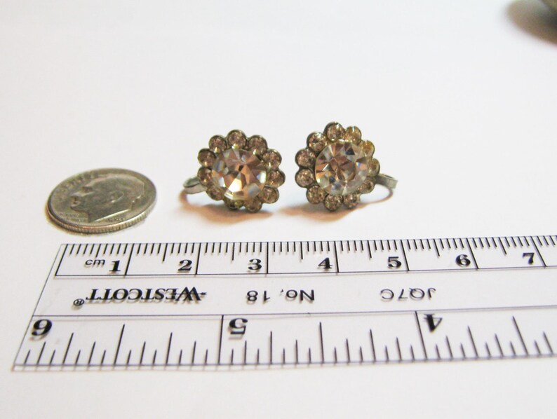 SALE 10/% OFF ~ Beautiful Vintage Silver-Tone Rhinestone Earrings ~ Screw Back Earrings ~ Free Shipping