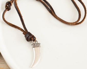Leather cord necklace, Claw necklace for men, men's alligator tooth necklace with a brown leather cord, gift for him, men's jewelry