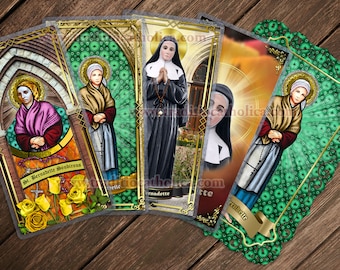 Può includere: Una collezione di cinque immaginette sacre rettangolari con illustrazioni di Santa Bernadette Soubirous. Le carte mostrano varie rappresentazioni artistiche della santa in abiti religiosi, alcune con aureole dorate, accenti floreali e bordi decorati.