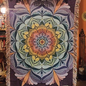 Coperta Mandala arcobaleno / Coperta con geometria sacra vibrante / Arazzo Mandala mistico