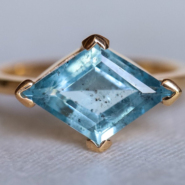 Aquamarine Engagement Ring, Kite Aquamarine Ring, Blue Aquamarine gold ring, Geometric gemstone ring, 9k, 14k, 18k gold