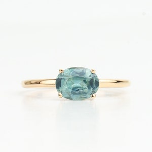 Bague de fiançailles en saphir du Montana | Bague ovale avec saphir bleu paon en or massif 18 carats | Bague empilable minimaliste solitaire | Cadeau pour elle