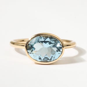 Oval Aquamarine March Birthstone Ring, 9K 14K 18K Gold, Solitaire Blue Aquamarine Stacking Ring, Minimalist Engagement Gift Ring
