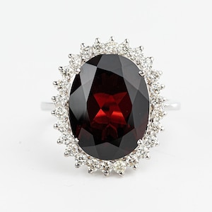 IGI Certified 10CT Garnet and Diamond Halo Engagement Ring, Red Garnet Oval Cut,Round Cut Diamonds,14K Solid Gold,Anniversary & Promise Ring