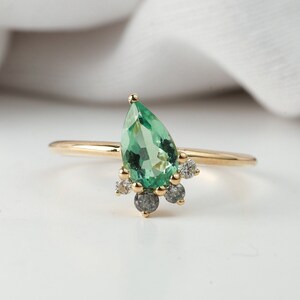 Päronslipad morganit diamantklusterring | Förlovningsring i massivt guld