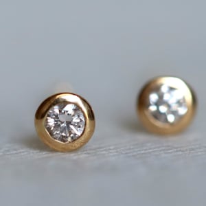 Round Diamond Stud Earrings - Gold 9k/14k/18k - Classic Diamond Earrings - Elegant Gold Diamond Studs - Timeless Jewelry Accessories
