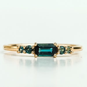 Teal sapphire gold stacking ring/Parti sapphire ring/Peacock emerald cut five stone ring/September birthstone ring in solid gold, 14k,18k,9k