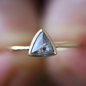 IGI Certified Salt & Pepper Diamond Ring - Handmade Grey Diamond - Geometric Trillion Stacking Ring - Unique and Elegant Jewelry