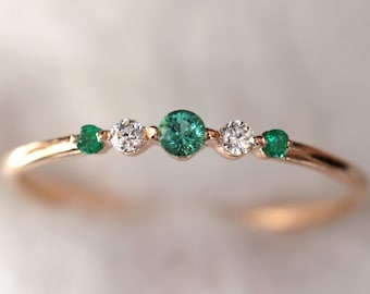 Emerald stacking ring, Emerald and Diamond Ring, Minimalist Ring, Diamond Ring, Dainty Diamond Ring, Dainty Emerald Ring, Stacking ring