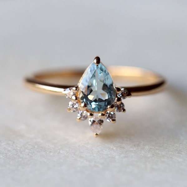 Pear Aquamarine engagement ring, Diamond ring, pear cut aquamarine ring, Aquamarine and diamond ring, Verlobungsring, March birthstone