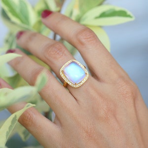 IGI Certified 10 Carat Moonstone Engagement Ring, Vintage Style, Statement Ring, Unique Engagement Ring, Anniversary Gift for Her