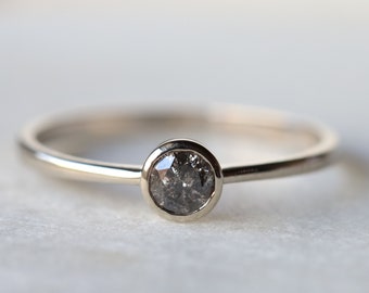 Gray Salt pepper diamond ring, Solid Gold, Gray diamond ring, Engagement diamond ring, dainty diamond ring, minimal diamond ring, bezel