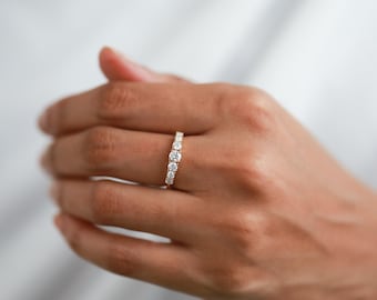 IGI Certified 7 Stone Diamond Ring | 18K Solid Gold Wedding Band