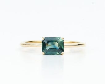 Anillo de compromiso con zafiro de Montana talla esmeralda / Anillo apilable de oro de 14 quilates