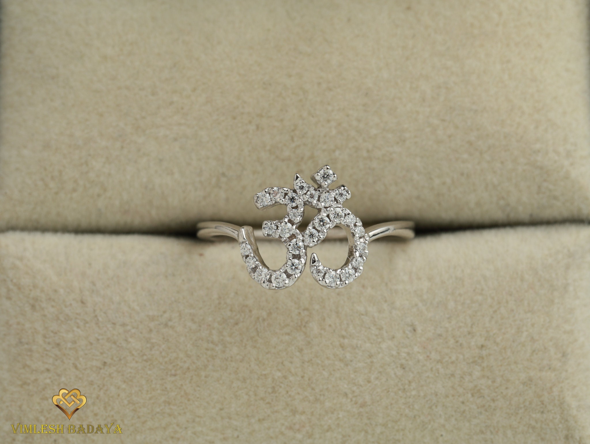 Diamond Om Ring in Solid Gold, Gold Om Ring, Om Ring With Diamond Om Ring in Solid Gold, Gold Om Ring, Om Ring With