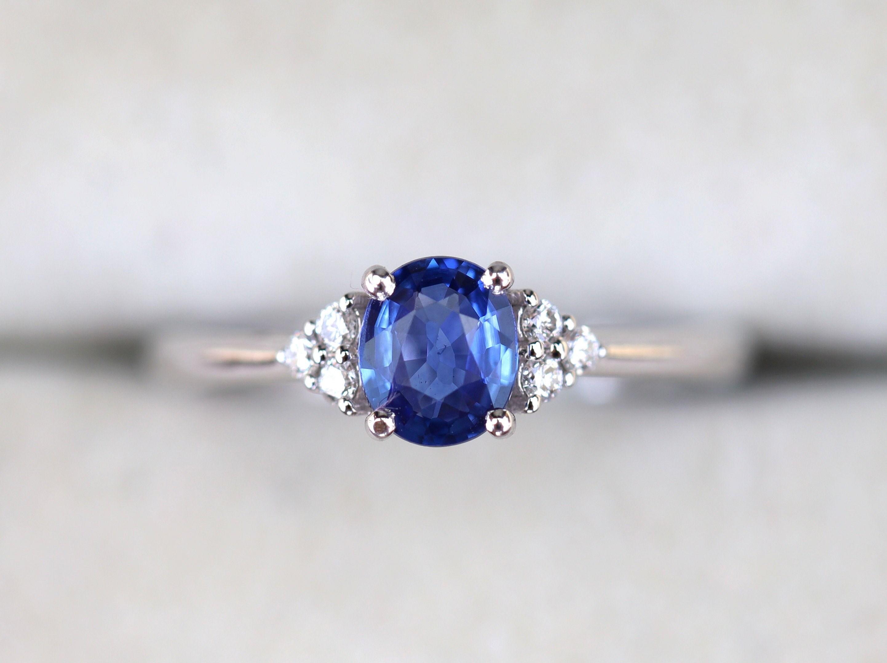 Blue sapphire hotsell engagement rings canada